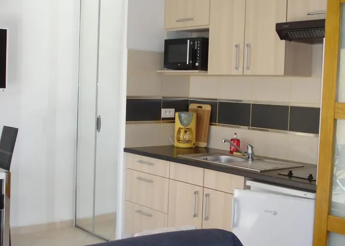 Naturiste Cap D'agde Port Vénus 49 *